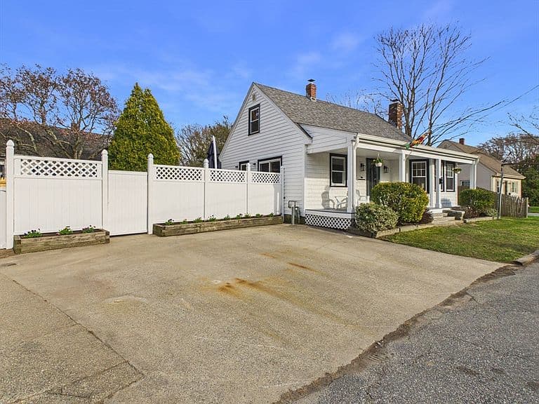 Listing photo 3