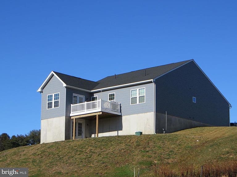 Listing photo 3