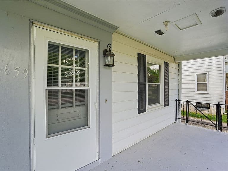 Listing photo 4