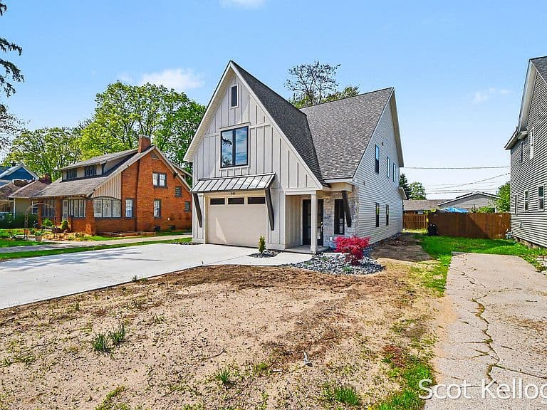 Listing photo 4