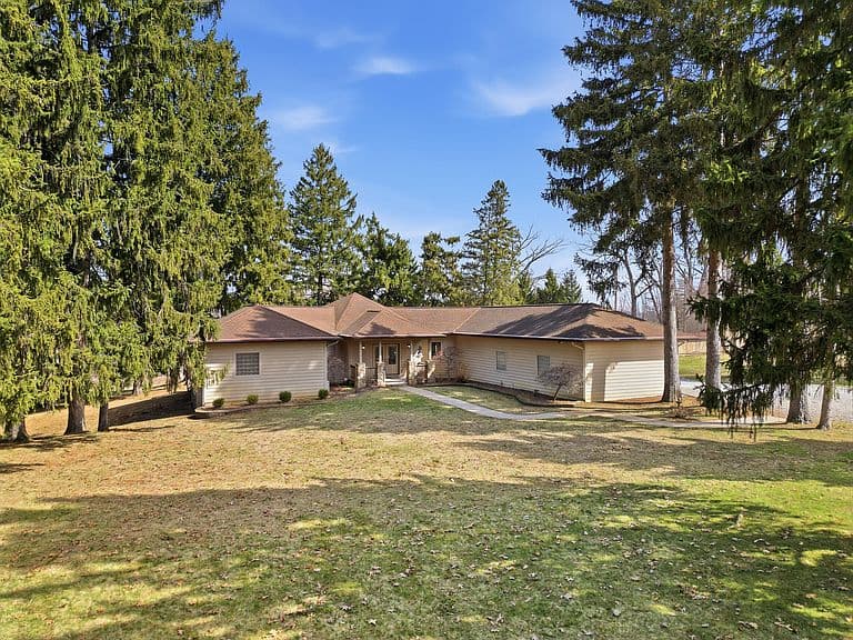 Listing photo 5