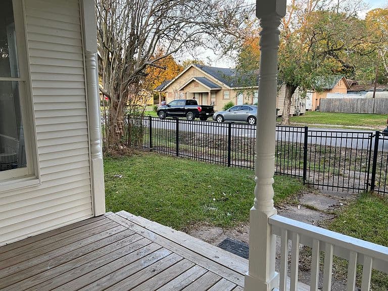Listing photo 4