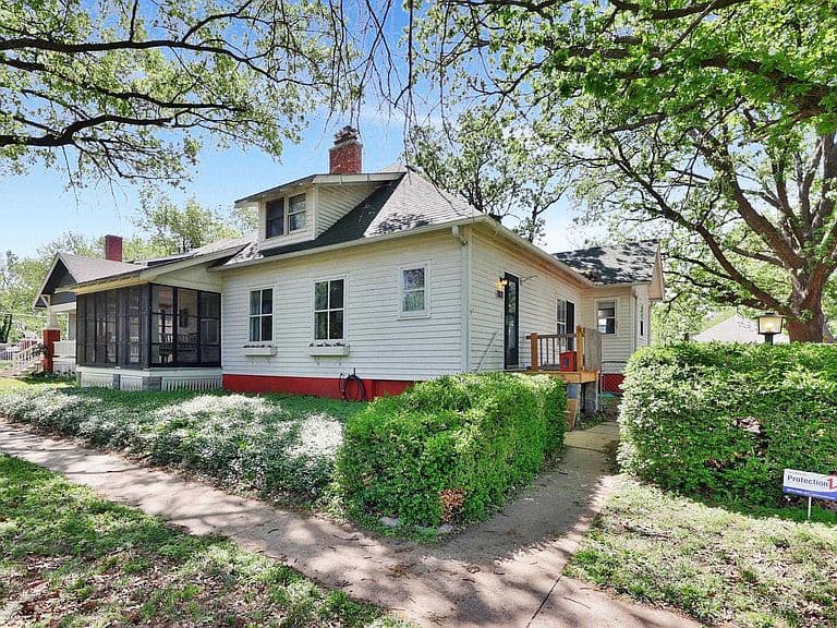 Listing photo 3