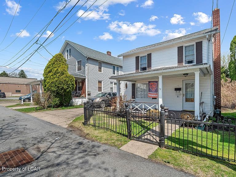 Listing photo 3
