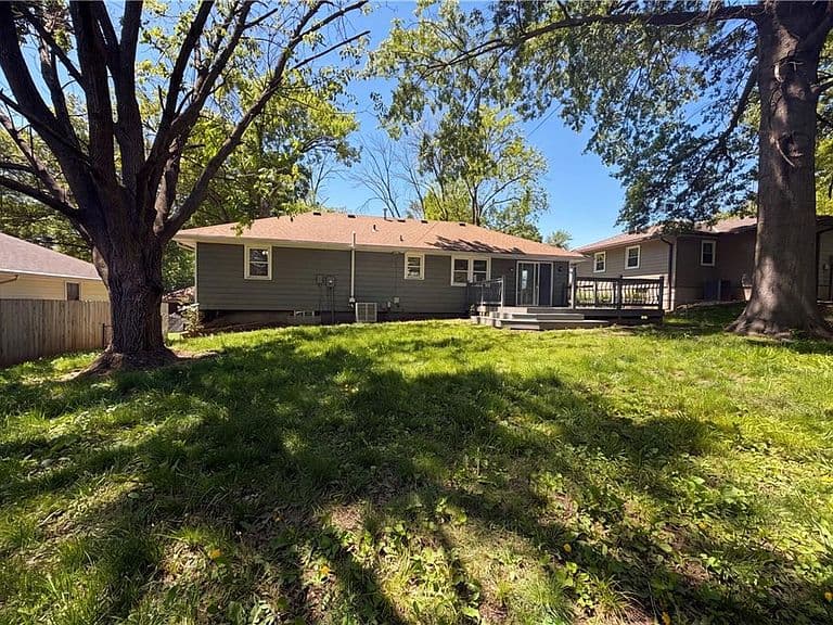 Listing photo 5