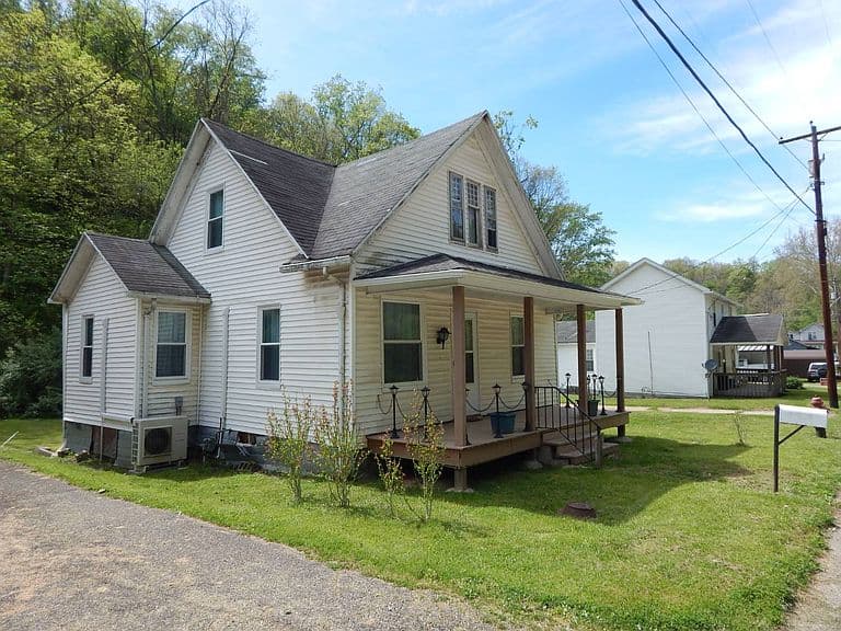 Listing photo 2