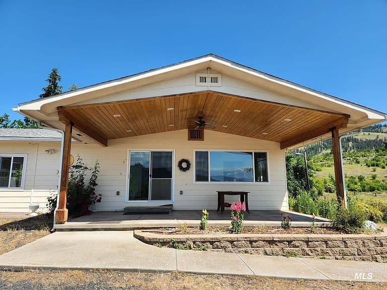 Listing photo 4