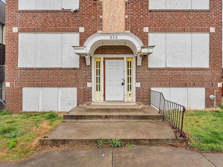 Listing photo 3