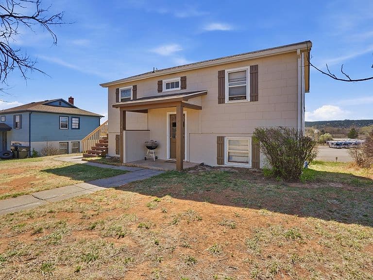 Listing photo 4