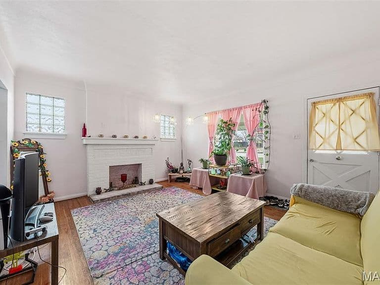 Listing photo 5