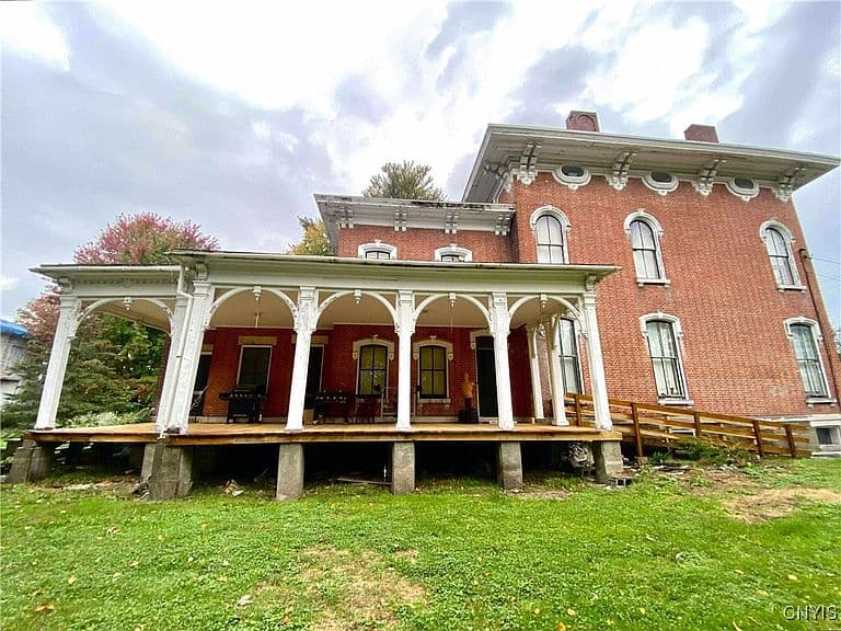 Listing photo 3