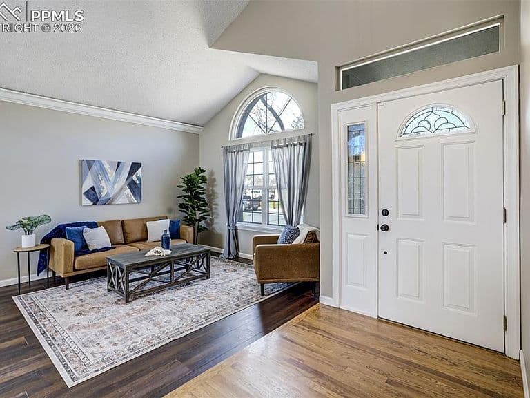 Listing photo 4