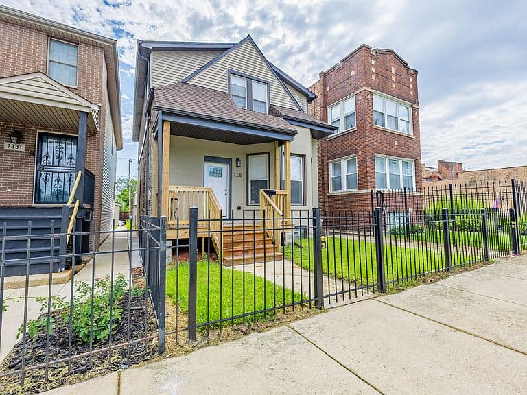 Listing photo 2