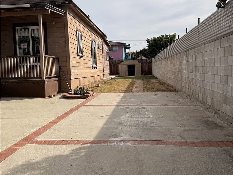 Listing photo 3