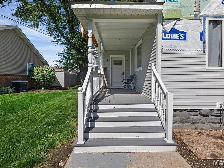 Listing photo 2