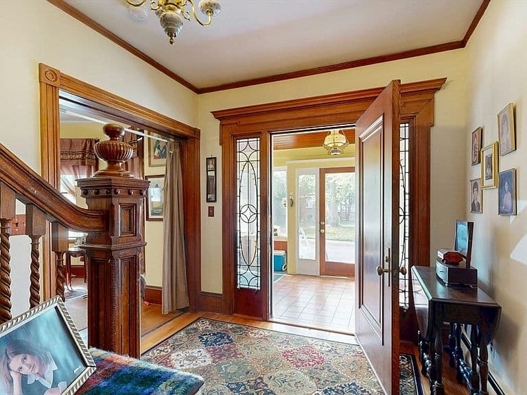 Listing photo 3