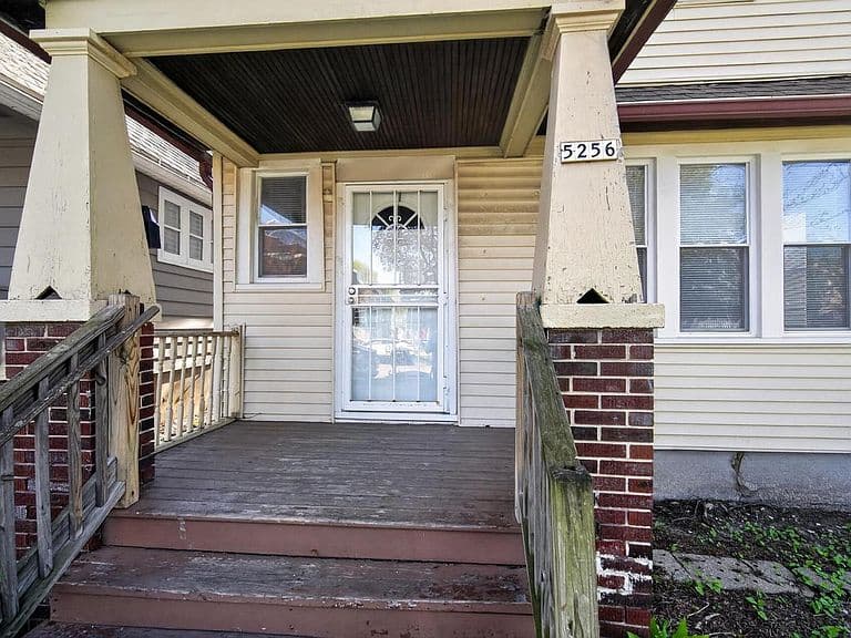 Listing photo 3