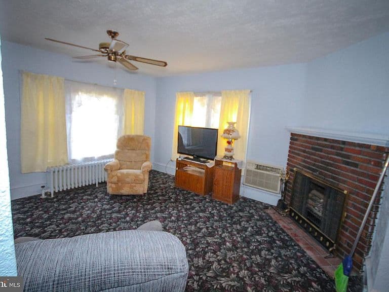 Listing photo 4