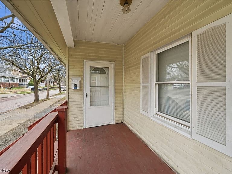 Listing photo 4