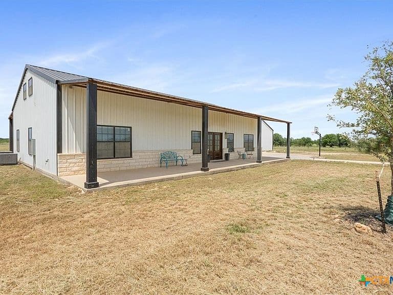 Listing photo 5