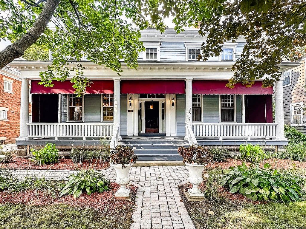 Primary listing photo