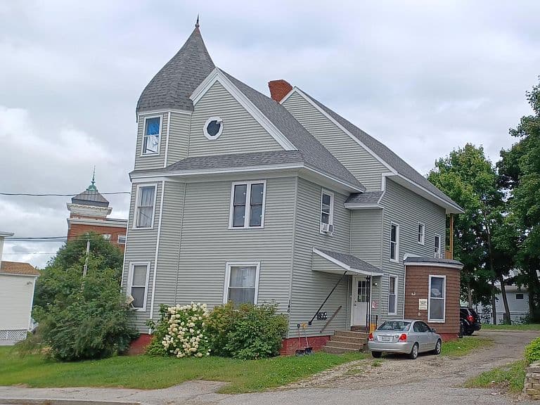 Listing photo 3