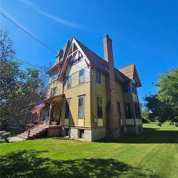 Listing photo 4