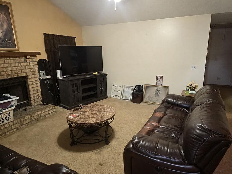 Listing photo 4