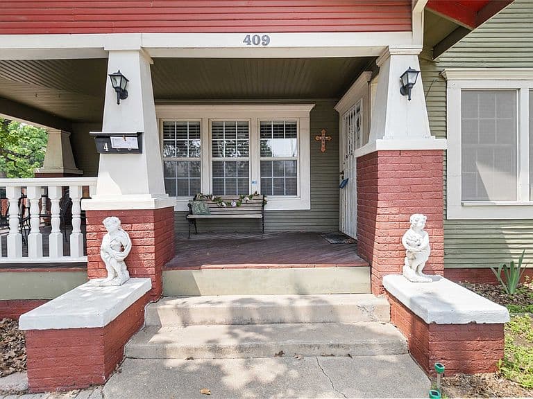 Listing photo 3