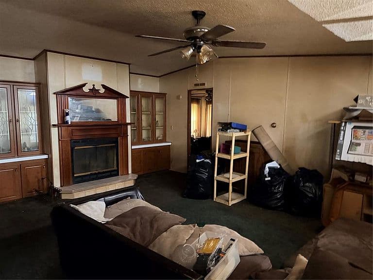 Listing photo 2