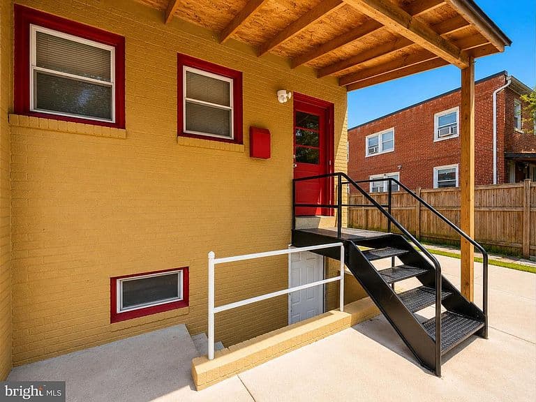 Listing photo 4