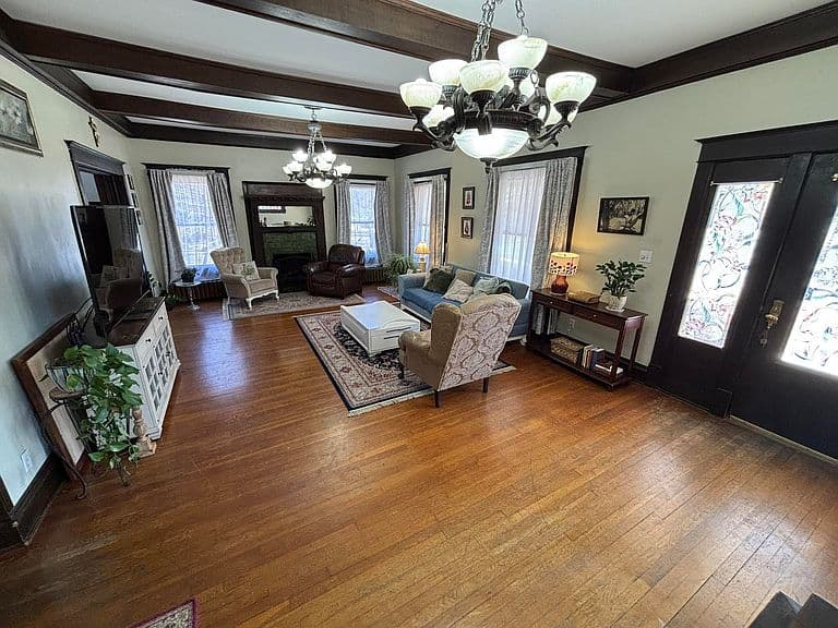 Listing photo 3