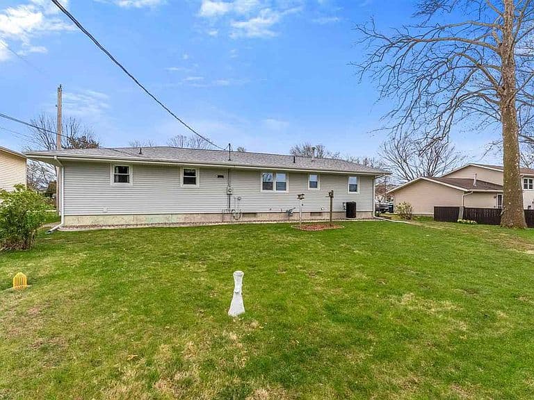 Listing photo 5