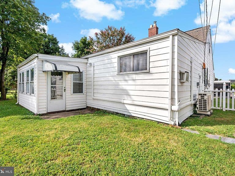 Listing photo 4