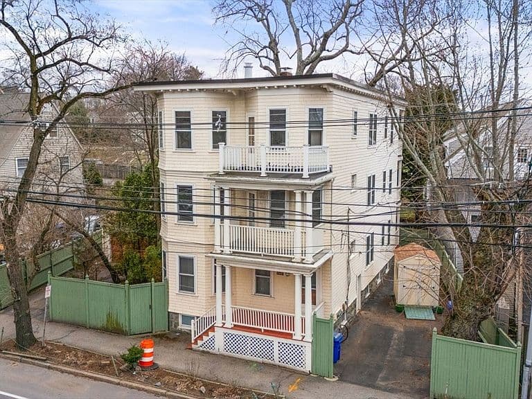 Listing photo 4