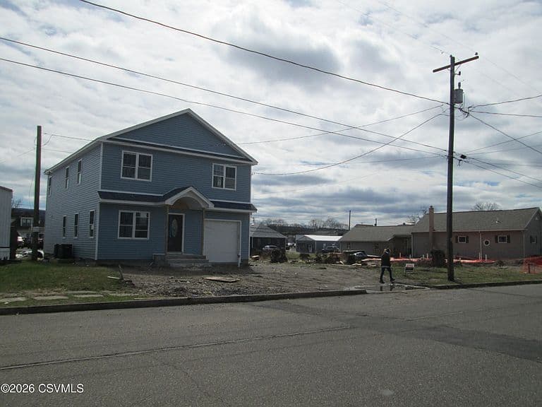 Listing photo 2