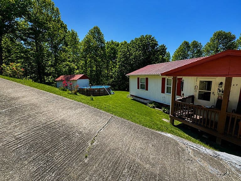 Listing photo 3