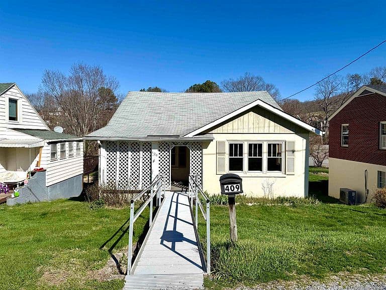 Listing photo 3
