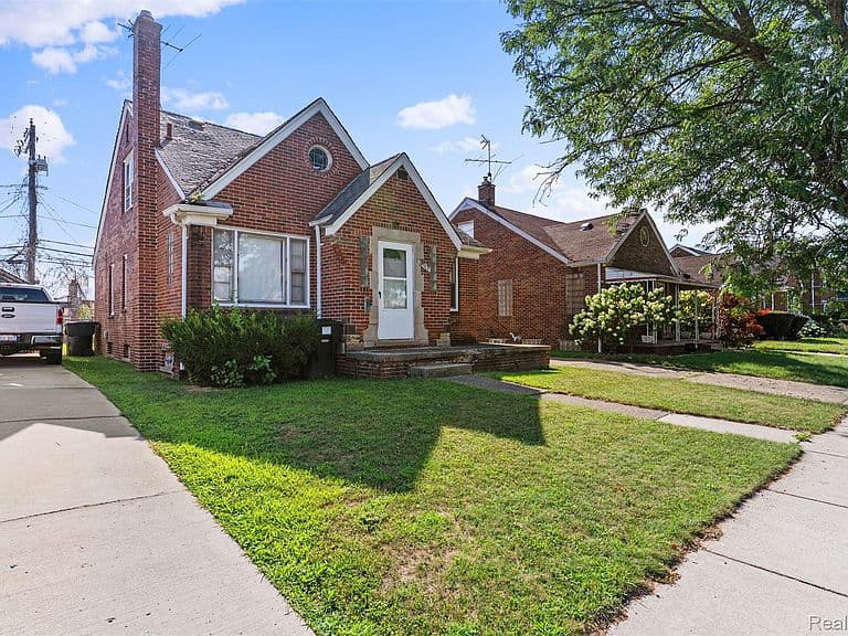 Listing photo 4