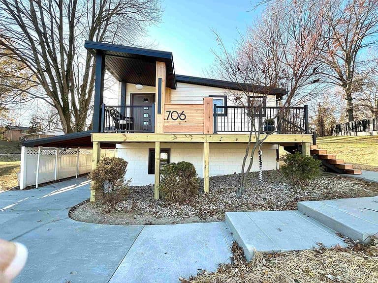 Listing photo 2