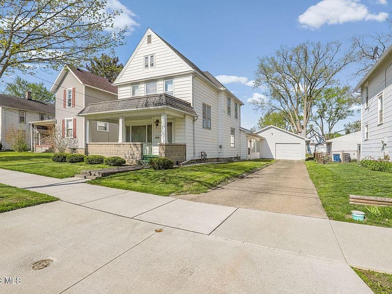 Listing photo 3