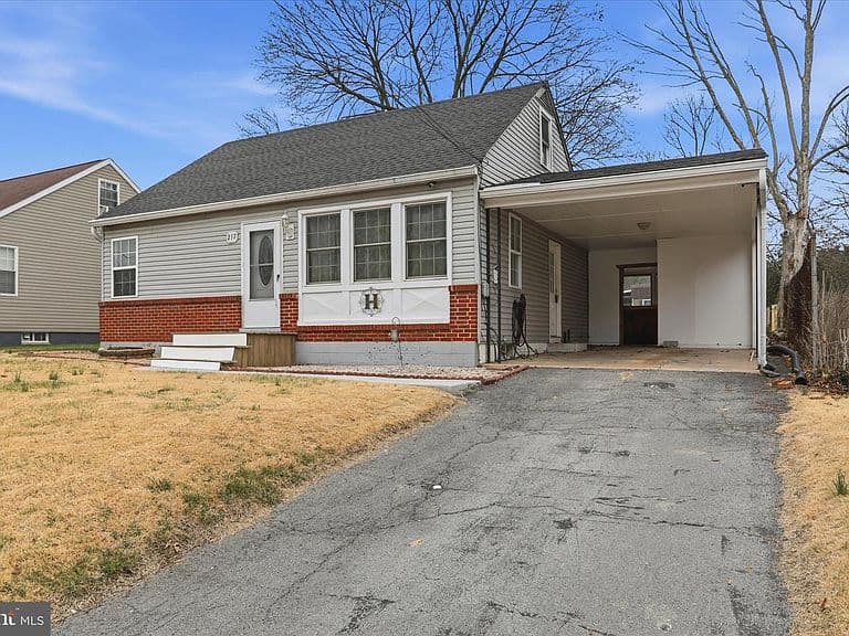 Listing photo 4