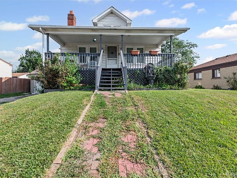 Listing photo 3