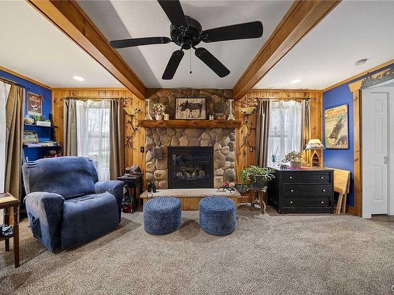 Listing photo 5