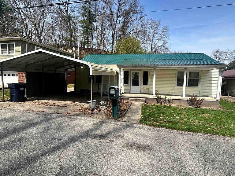 Listing photo 2