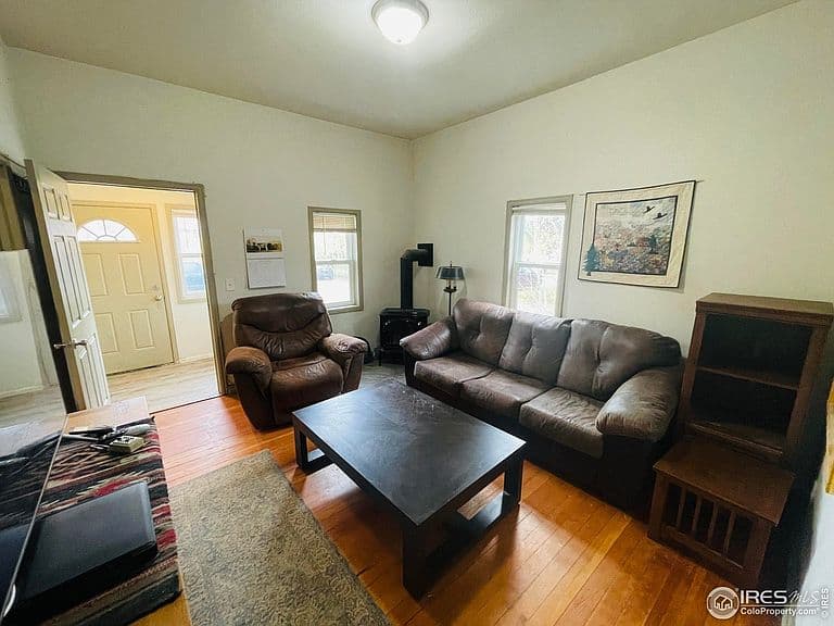 Listing photo 4