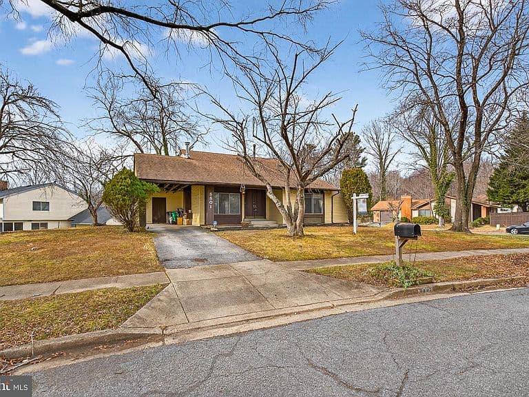 Listing photo 3