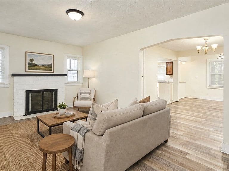 Listing photo 5
