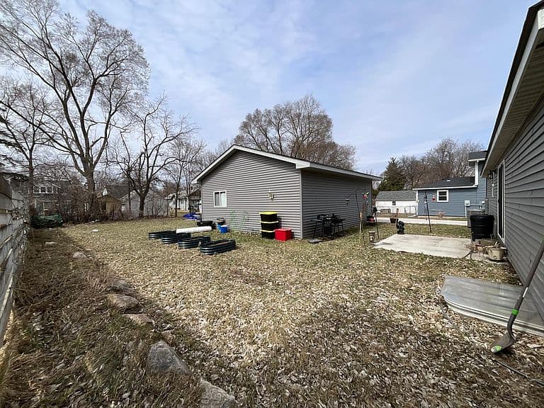Listing photo 4