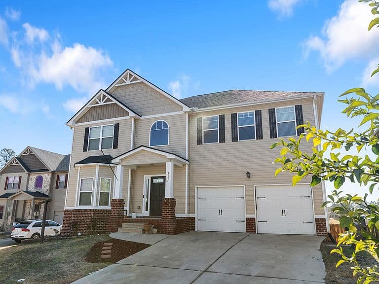 Listing photo 3